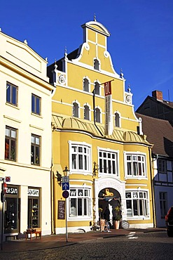 Historic house, former Loewen Apotheke, pharmacy, in the Old Town of Wismar, UNESCO World Heritage Site, Mecklenburg-Western Pomerania, Germany, Europe