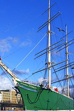 Historic sailing ship "Rickmer Rickmers", museum ship with figurehead, tall ship, bark, windjammer, Hamburg harbour on Elbe River, Hamburg, Germany