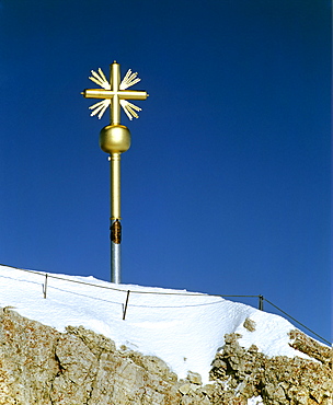 Summit cross at 2962 m or 9718 ft on the Zugspitze, Germany's highest mountain, Wetterstein Range, Werdenfels Region, Upper Bavaria, Bavaria, Germany, Europe