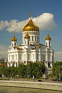 The river Moscva with Christ the Savior Cathedral Moscow, Russia, East Europe, Europe