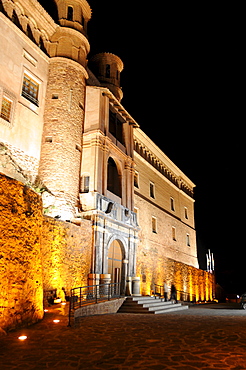 Palacio del Papa Luna (Benedict XIII Palace) at night, Illueca, Zaragoza Province, Aragon, Spain, Europe