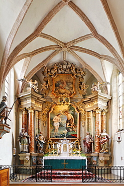 Late-baroque high altar and altarpiece depicting John the Baptist at the parish church in Altenmarkt, Triestingtal, Lower Austria, Austria, Europe