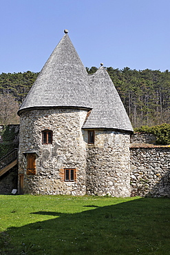 Exterior, Doppelkarner Ossuary, Pottenstein, Triestingtal (Triesting Valley), Lower Austria, Austria, Europe