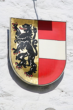 Salzburg Coat of Arms on the Muenchner Tor, Munich Gate, Muehldorf am Inn, Upper Bavaria, Germany, Europe