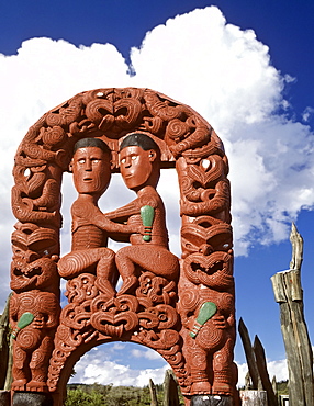 Gate to Whakarewarewa, Maori village, wood carving, Rotorua, North Island, New Zealand