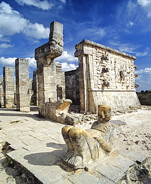 Chichen Itza, Chac-Mool statue of a Maya, Mayan warrior, ruins on the Yucatan Peninsula, Mexico, Central America