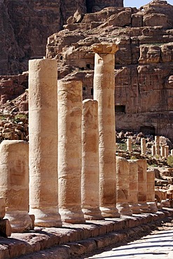 JOR, Jordan, Petra: colonnaded street, bathhouse, columns. Nabatean ancient city of Petra, at the Kings Highway. |