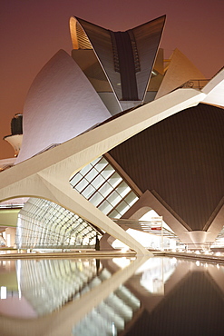 ESP, Spain, Valencia : Ciudad de las Artes Y de las Ciencias, City of arts and sciences. L'Hemisferic and Palau de les Arts Reina Sofia