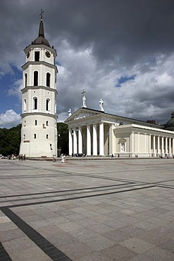 St. Stanislaus Cathedral with detached bell tower, Varpine, Cathedral Square, Vilnius, Lithuania, Baltic States, Northeastern Europe