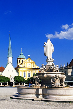 Kapellplatz, Chapel Square with the Gnadenkapelle Chapel in Altoetting, Lower Bavaria, Germany, Europe