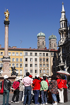 Group of Asian tourists, Marienplatz Square, Mariensaeule, Frauenkirche Church, Munich, Upper Bavaria, Germany, Europe