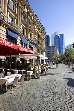 Restaurants in the sun on Opernplatz Square, Frankfurt, Hesse, Germany, Europe