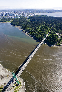 Lions Gate Bridge from Stanley Park towards north Vancouver, Vancouver, British Columbia, Canada, North America