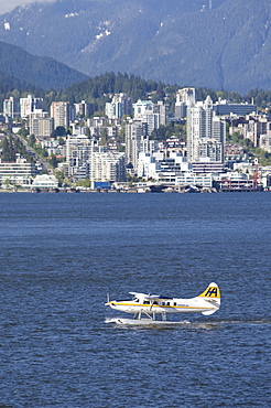 Water plane of the Harbour Air in front of Coral Harbour, Vancouver, British Columbia, Canada, North America