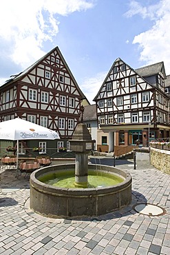 Historic half-timbered houses in the historic town centre in the Kornmarkt market, Wetzlar, Hesse, Germany, Europe