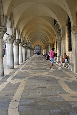 Archway of the Palazzo Ducale di Venezia Palace, Venice, Italy, Europe