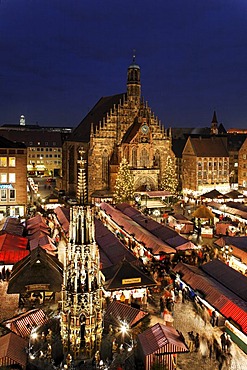 Christkindlmarkt, Christmas market Nuremberg, Frauenkirche, Franconia, Bavaria, Germany