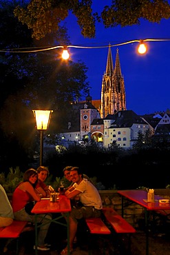 Beergarden Alte Linde, Regensburg, Upper Palatinate, Bavaria, Germany