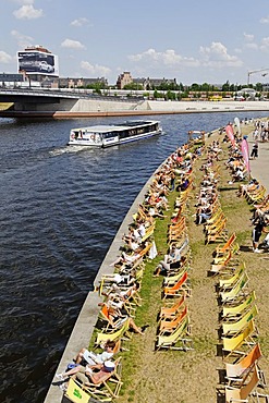 Capital Beach Bar on the bank of the Spree River, Regierungsviertel, government quarter, Berlin, Germany, Europe