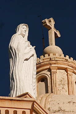 Statue on the Iglesia de la Merced church in Granada, Nicaragua, Central America