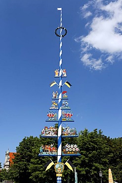 Maypole at Viktualienmarkt, Munich, Upper Bavaria, Bavaria, Germany