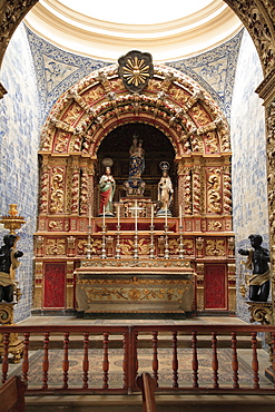 Goldworks at the altar of Se Cathedral, Sedos Episcopalis, Faro, Algarve, Portugal