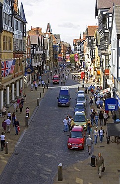 Chester, GBR, 23. Aug. 2005 - View to Eastgate St. in Chester.