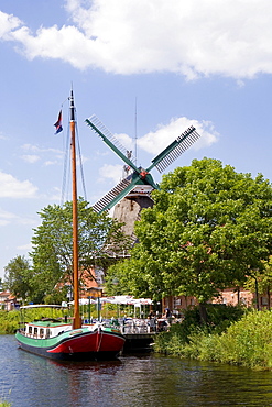 Cutter, Muehlenhof on the Grossefehnkanal Canal, Ostgrossefehn, East Frisia, Lower Saxony, Germany, Europe