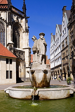 Fountain at Lambertikirchplatz Square, Muenster, North Rhine-Westphalia, Germany, Europe
