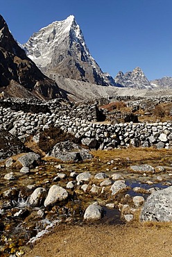 Lobuche Khola valley with Arakamtse (6423), Khumbu Himal, Sagarmatha National Park, Nepal