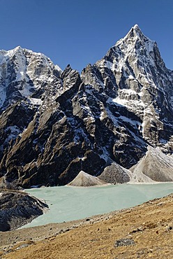 Chola Tsho lake at Chola Khola valley in front of Arakamtse (6423), Khumbu Himal, Sagarmatha Nationalpark, Nepal