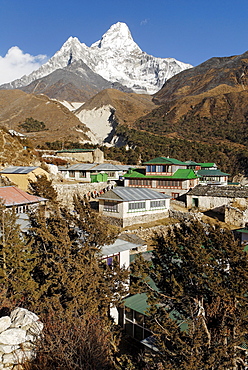 Sherpa village Pangboche with Ama Dablam (6856), Sagarmatha National Park, Khumbu, Nepal