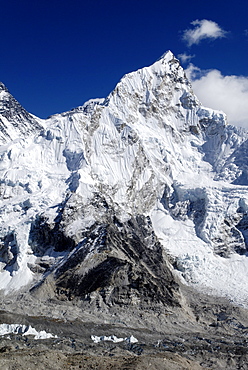 View over Khumbu glacier towards Nuptse (7861), Khumbu Himal, Sagarmatha National Park, Nepal