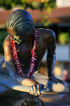 Surfer statue, Makua and Kila, based on a child's story about respect for the ocean, Waikiki, Honolulu, O'ahu Island, Hawaii, USA