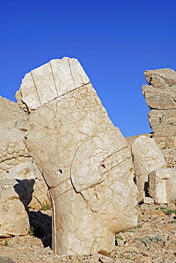 Tomb-sanctuary Nemrut Dagi, Anatolia, Turkey