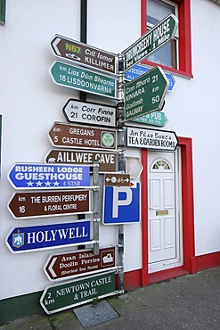 Signposts at a house in Kinvarra , Galway , Connacht , Ireland , Europe