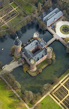 Aerial view, Wasserschloss Moyland, a moated castle, Museum Moyland, Bedburg-Hau, Lower Rhine, North Rhine-Westphalia, Germany, Europe