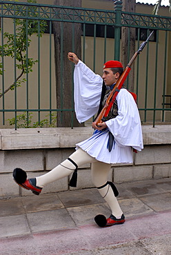 Evzone, Greek guard soldier from the village Evzone, traditional changing of the guard in front of the Greek Parliament, Athens, Greece, Europe