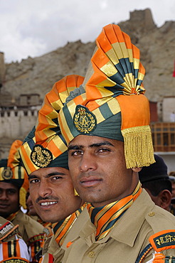 Indian soldiers wearing turbans, Leh, Ladakh, North India, Himalayas, Asia