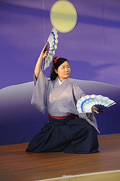 Fan dance, Nihon Buyo, at the Cherry Blossom Festival, Hanami in Kyoto, Japan, Asia