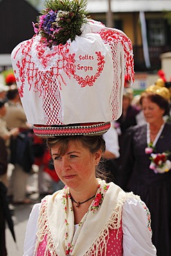 Woman in traditional costume from Gosau in Upper Austria, Narzissenfest Narcissus Festival in Bad Aussee, Ausseer Land, Salzkammergut area, Styria, Austria, Europe