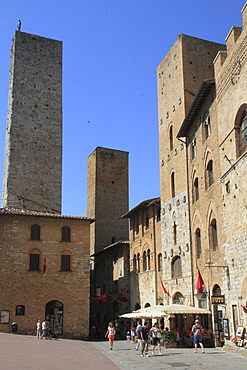 Medieval town of San Gimignano with residential towers, Siena province, Tuscany, Italy, Europe