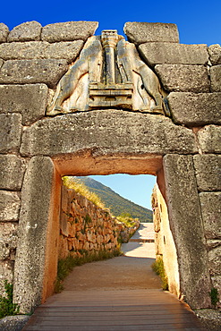 Mycenae Lion Gate and citadel walls, built in 1350 B.C., Mycenae archaeological site, UNESCO World Heritage, Peloponnese, Greece, Europe