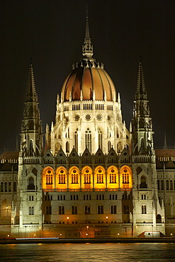 Hungarian Parliment building at night, Budapest, Hungary, Europe