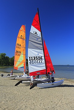 Sailing boats on the bank of the Saint Lawrence River, ChÃ¢teauguay, MontrÃ©al, Quebec Province, Canada, North America