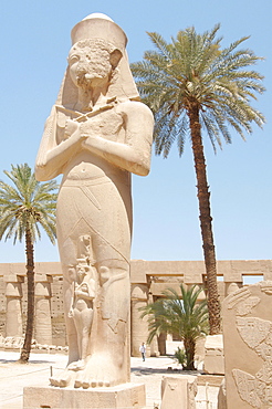 Statue of Ramses II with his daughter Meritamen, Karnak Temple Complex, Thebes, El-Karnak, Luxor, Egypt, Africa