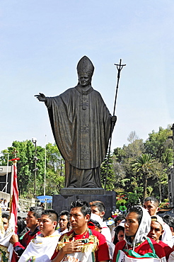 Monument to Pope John Paul II, worshippers at the front, Mexico City, Mexico, Central America