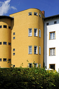 Hufeisensiedlung, housing estate in the shape of a horseshoe by Bruno Taut, Stavenhagener Strasse, Berlin Modernism housing development, UNESCO World Heritage Site, Berlin-Britz, Neukoelln District, Berlin, Germany, Europe