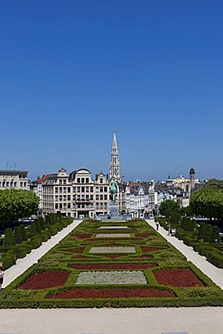 View from Kunstberg or Mont Des Arts to the equestrian statue of Albert, part at the Albert Library, Place de l'Albertine, Brussels, Belgium, Europe