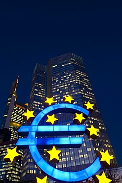 Euro symbol in front of the ECB building, European Central Bank, at night, Frankfurt am Main, Hesse, Germany, Europe